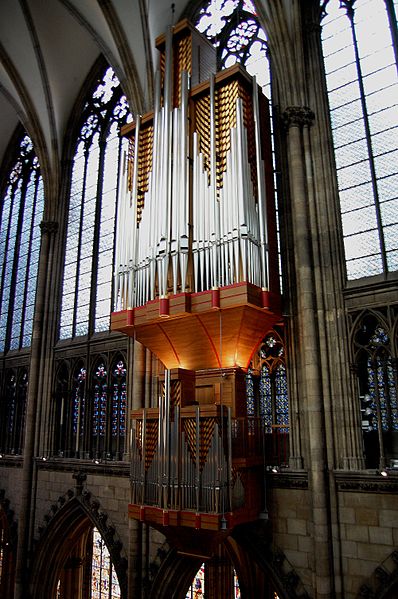 Datei:Schwalbennestorgel Kölner Dom.jpg